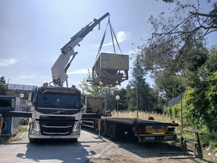 Grúas Pinto - Transporte maquinaria elevación